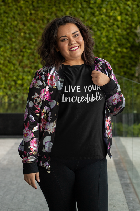 Live Your Incredible-Curvy Queen Collection Unisex Jersey Short Sleeve Tee